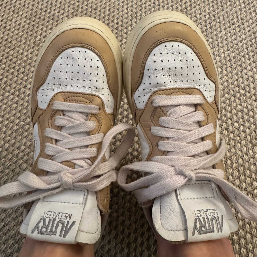 Autry Medalist Low Sneaker View 3